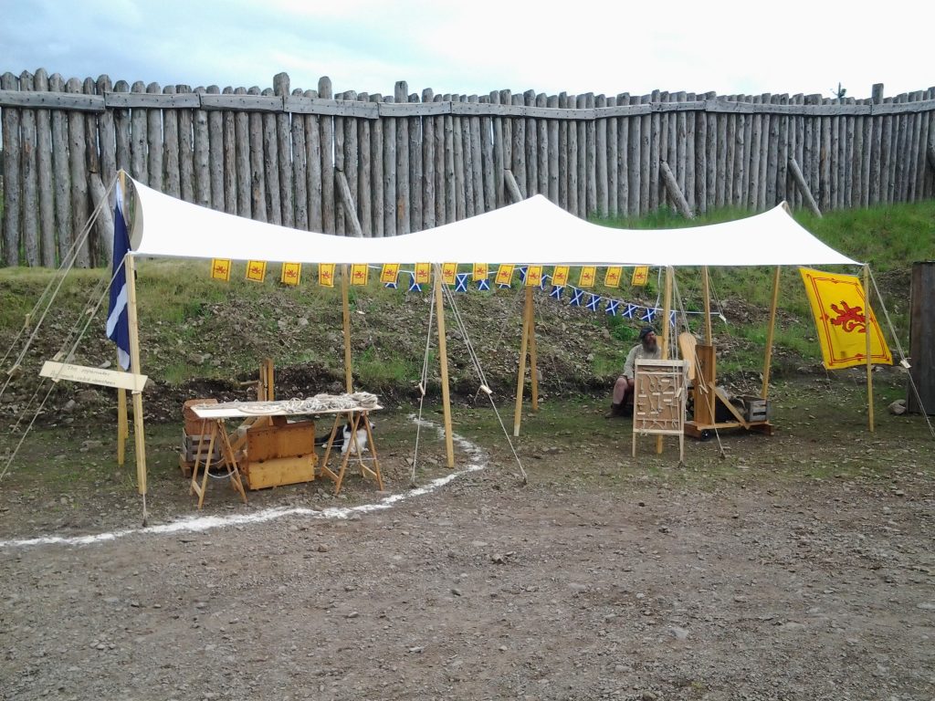 Mittelalterliche Seilerei mit Zeltdach und Verkaufsstand